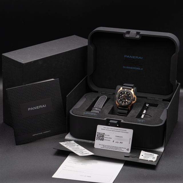 Panerai Submersible QuarantaQuattro PAM01070 Image 6